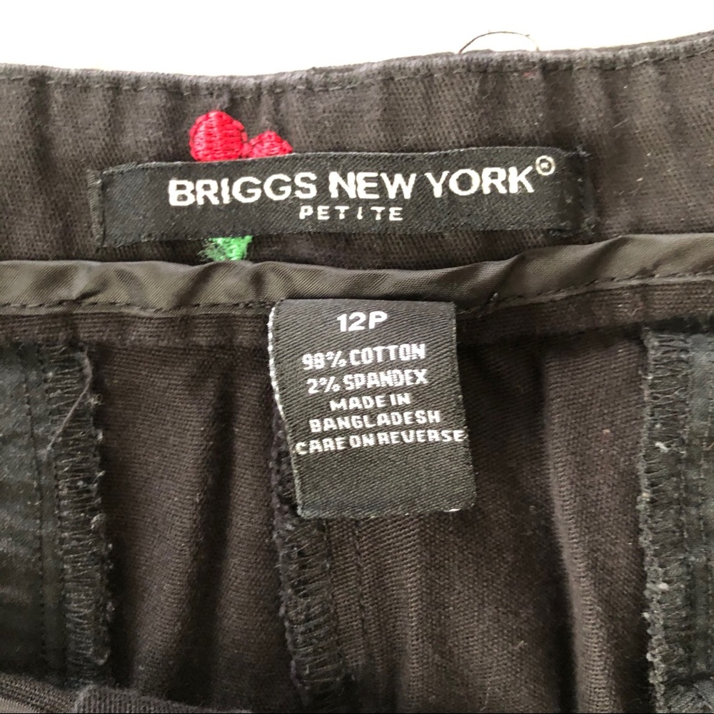 Briggs NY black Capri pants cherries, size 12P - Picture 4 of 6